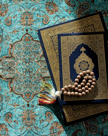 Rosary-on-Koran-Books