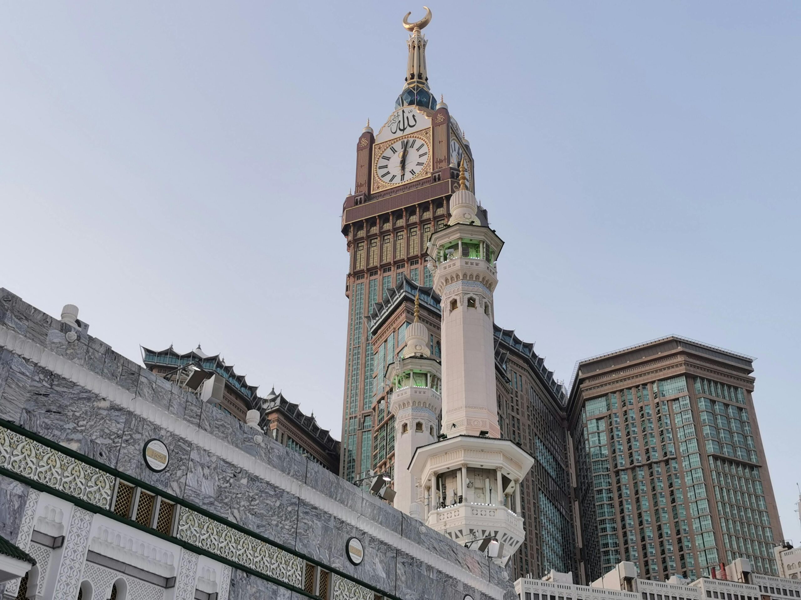 The-clock-tower-of-the-grand-mosque- in-mecca